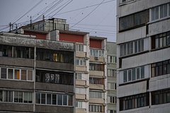 Подробнее о статье В России неходячему ребенку предложили жилье на пятом этаже в доме без лифта